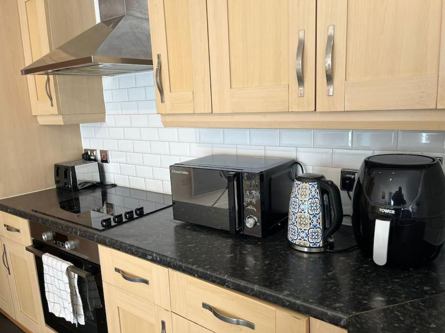 Bright And Calm Apartment - Watford Watford  Luaran gambar